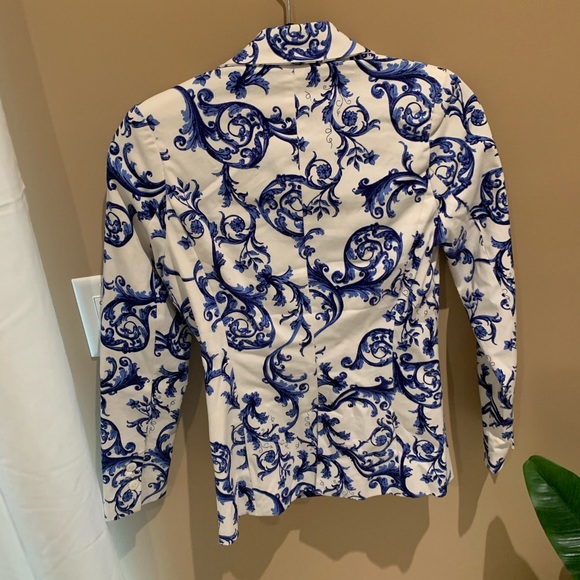 Super Classy White and Blue Blazer - Picture 7 of 8